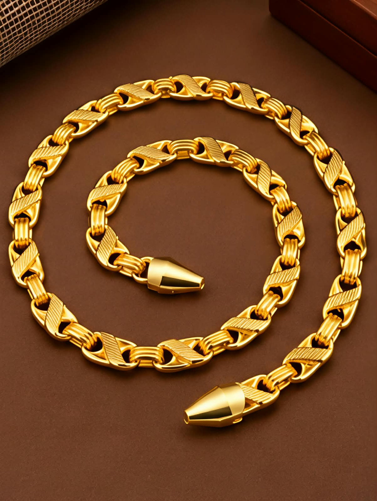 Stylish Heavy Golden Neck Men Chain – 20 Inches | Premium Gold-Plated Chain for Men ✨